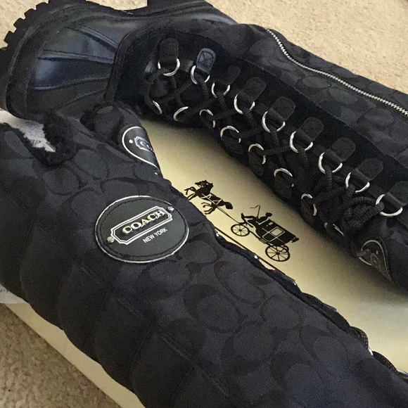 Sz’s 7.5 OR 8 LIBBY BLACK Signature Logo Eyelet Zipper Tall Calf BOOTS EUC A7175 - Picture 2 of 16